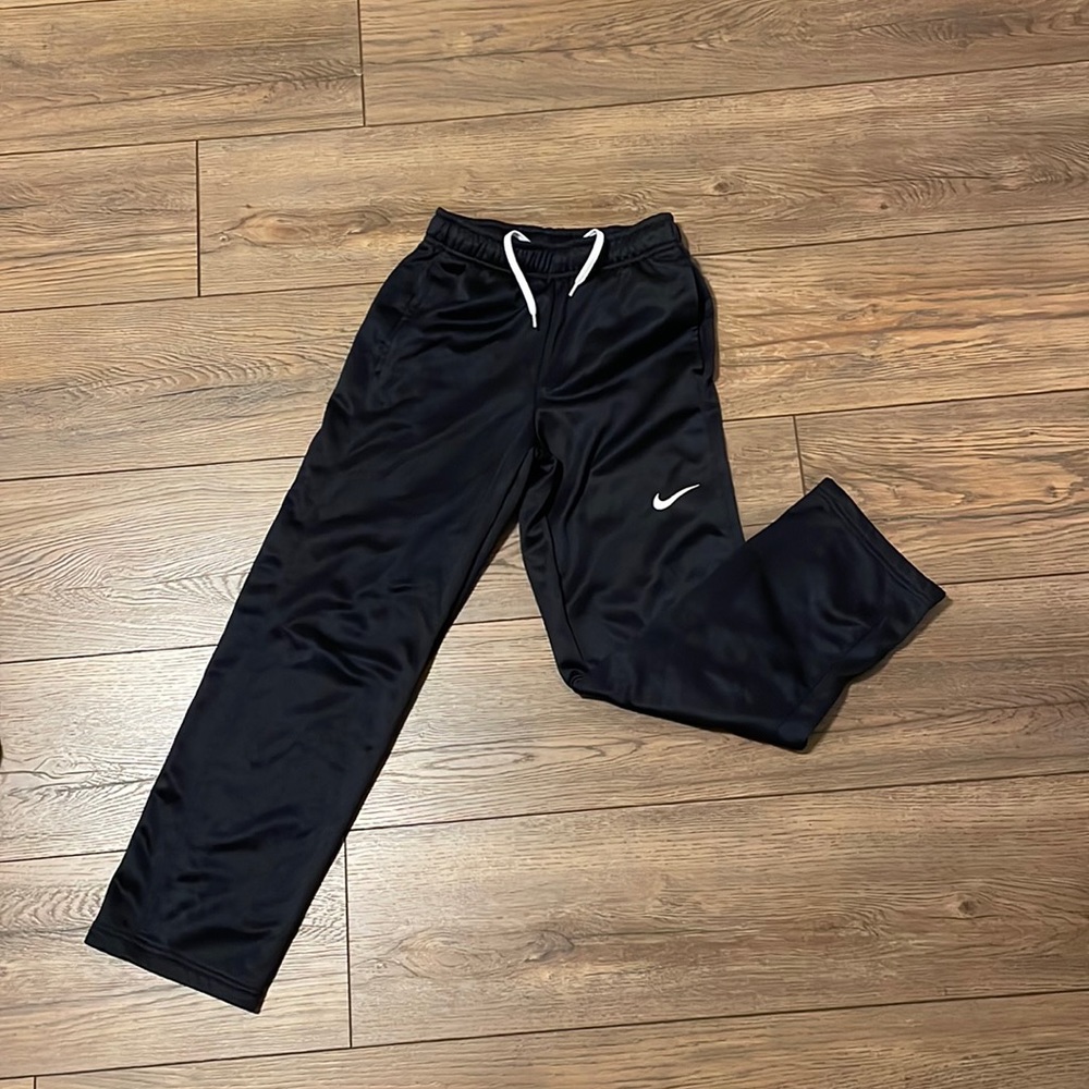 Youth Nike sweatpants, size medium